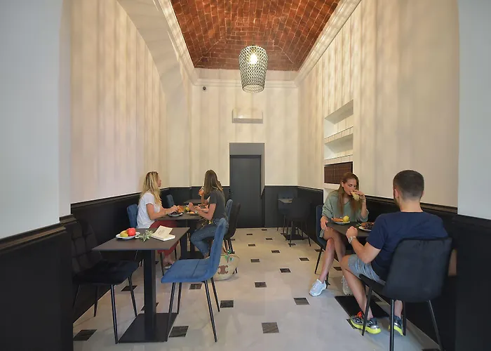Continental Hotel 3*